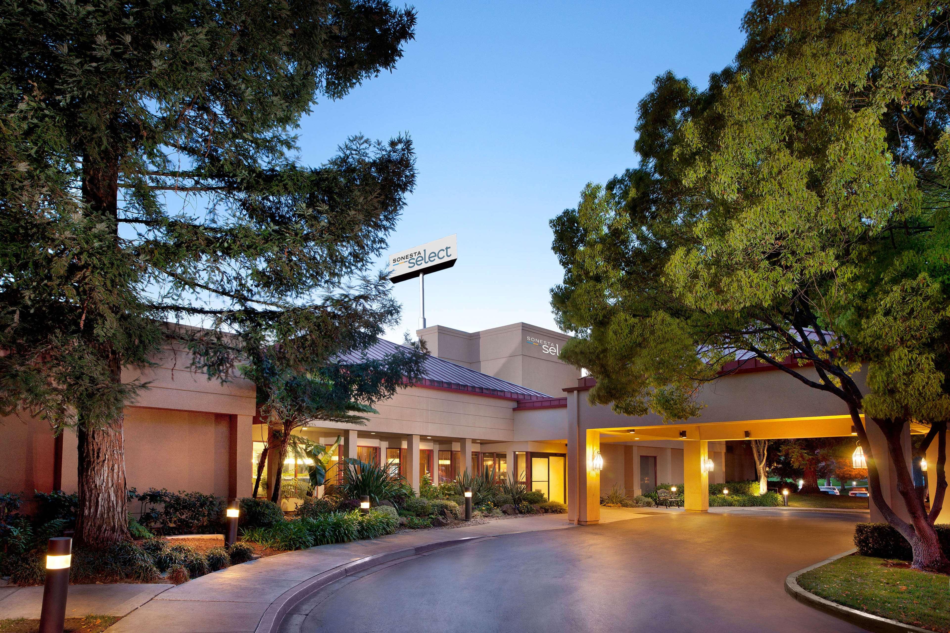 Sonesta Select San Jose Airport Hotel Exterior photo