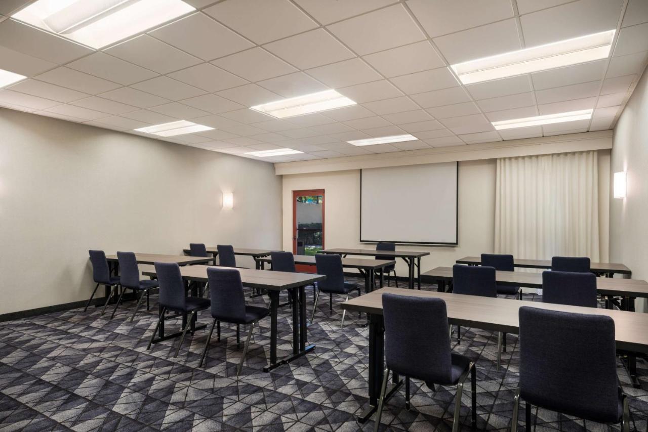Sonesta Select San Jose Airport Hotel Exterior photo