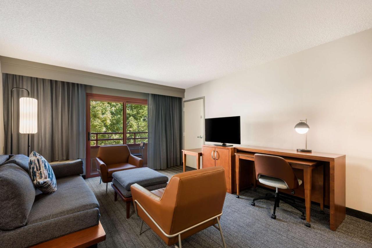 Sonesta Select San Jose Airport Hotel Exterior photo